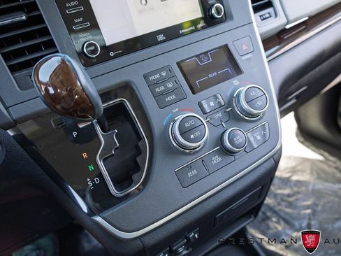 Used 2020 Toyota Sienna Limited FWD image 35