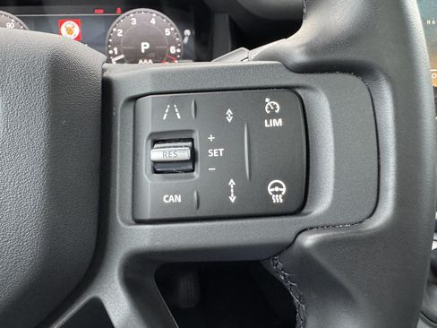 Certified 2025 Land Rover Defender 110 X-Dynamic SE AWD/4WD image 18