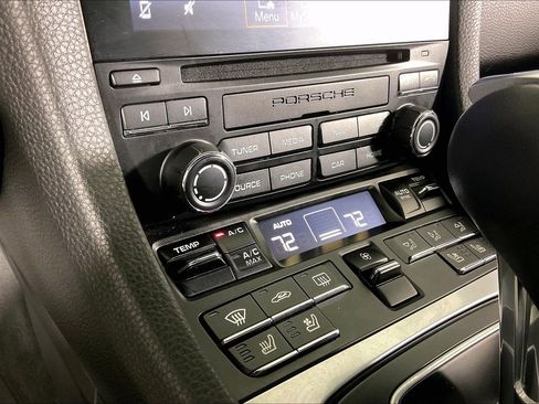 Used 2023 Porsche 718 Cayman RWD image 28