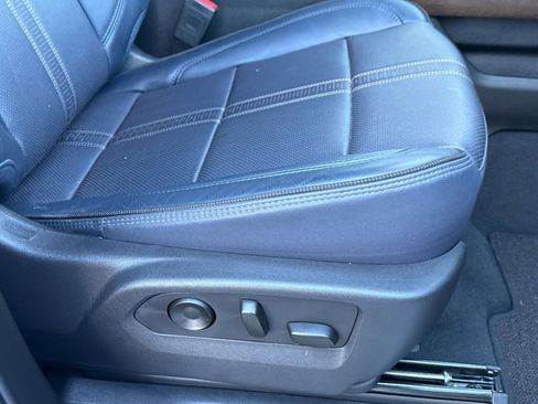 Used 2023 Chevrolet Silverado 1500 High Country w/ Technology Package image 34