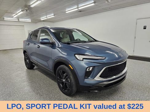 Certified 2024 Buick Encore GX Sport Touring AWD/4WD image 3