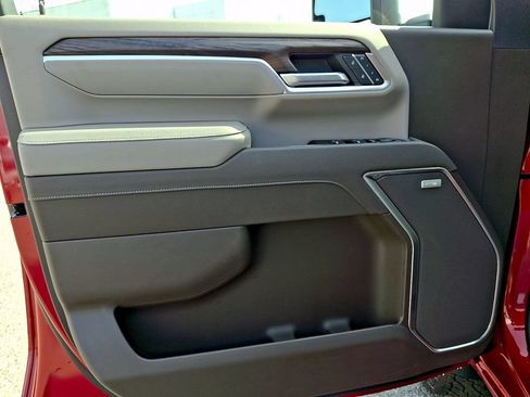 New 2026 GMC Sierra 2500 SLT w/ SLT Convenience Package AWD/4WD image 8
