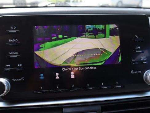 Used 2018 Honda Accord LX image 36