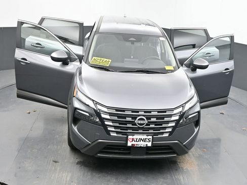 Used 2025 Nissan Rogue SV FWD image 62