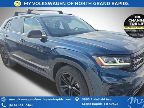Used 2023 Volkswagen Atlas Cross Sport SEL R-Line AWD/4WD image 1