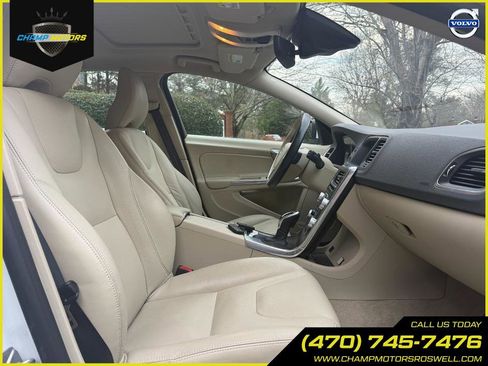Used 2016 Volvo V60 T5 Premier image 35