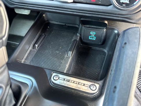 Used 2025 Ford Bronco Badlands image 18