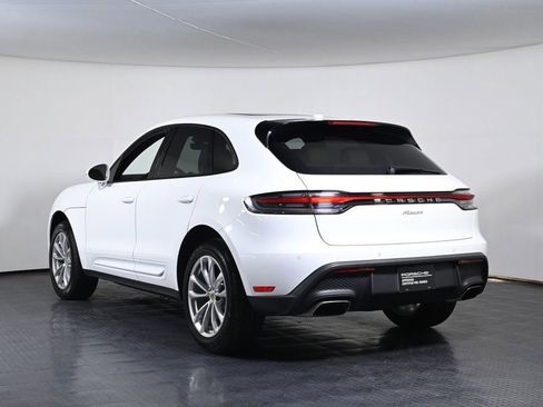 Certified 2022 Porsche Macan AWD/4WD image 3