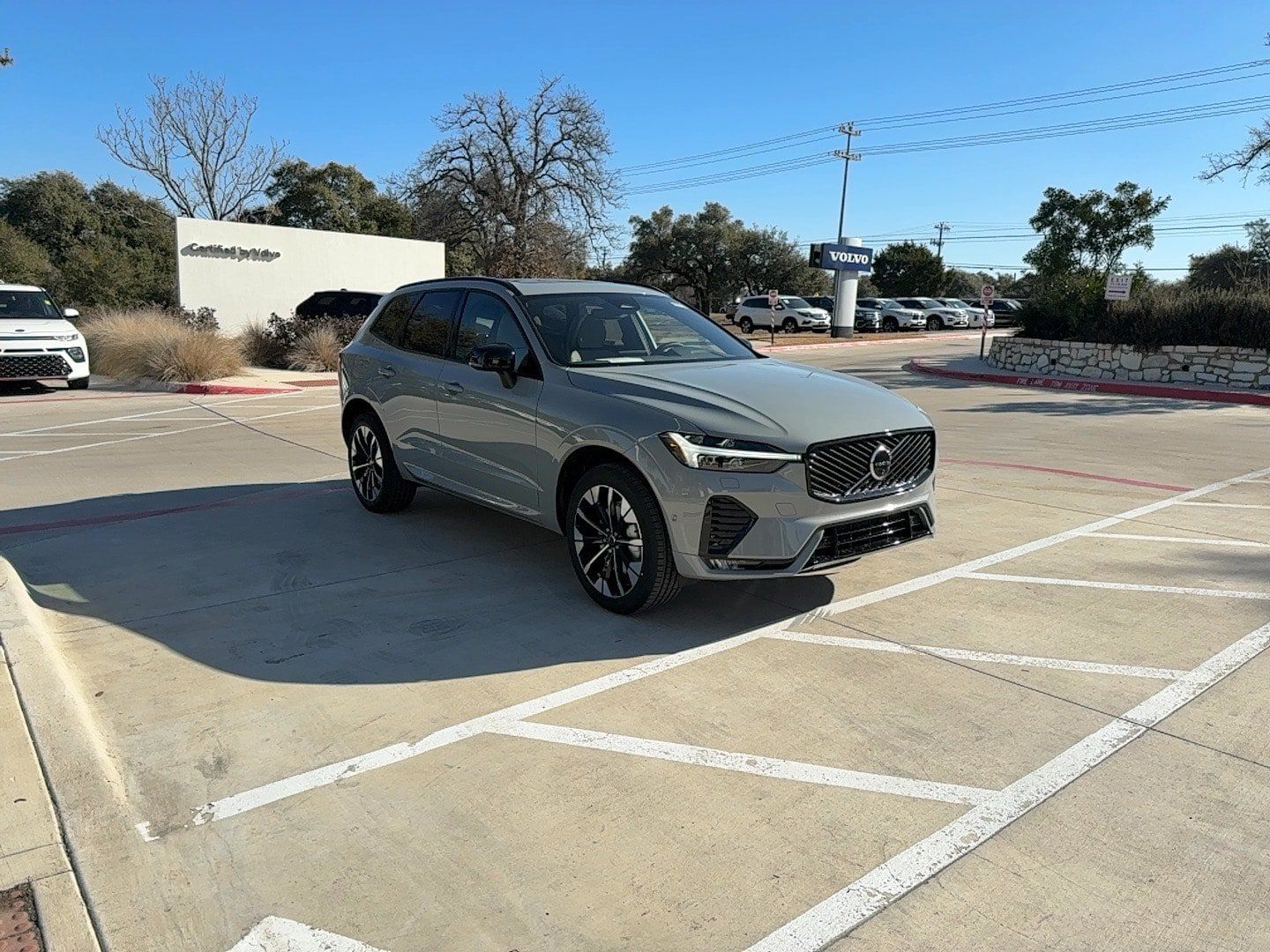 New 2026 Volvo XC60 B5 Plus w/ Protection Package Premier AWD/4WD image 7