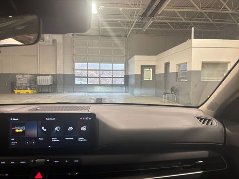 Used 2025 Kia K4 LXS image 34