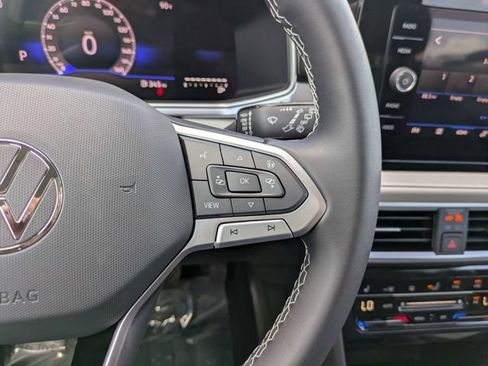 New 2026 Volkswagen Taos SE FWD image 28