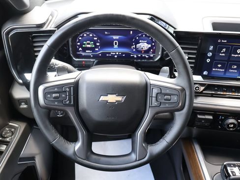 Certified 2023 Chevrolet Silverado 1500 High Country w/ Technology Package AWD/4WD image 17