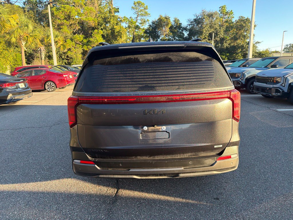 Certified 2025 Kia Carnival SX w/ SX Dark Edition Package FWD image 6