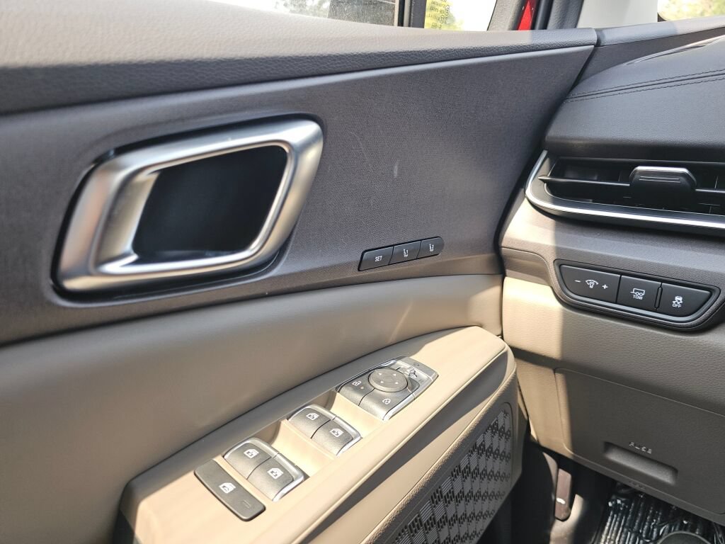 New 2026 Kia Carnival EX FWD image 17