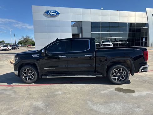 Used 2023 GMC Sierra 1500 SLT AWD/4WD image 8