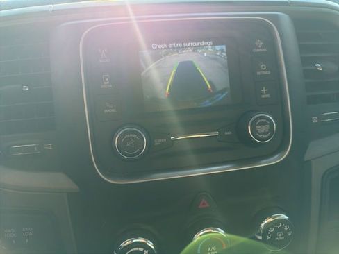 Used 2018 RAM 2500 Tradesman w/ Chrome Appearance Group image 17