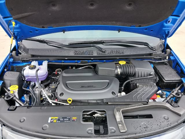 New 2027 Chrysler Pacifica Select w/ Family Tech Group FWD image 36
