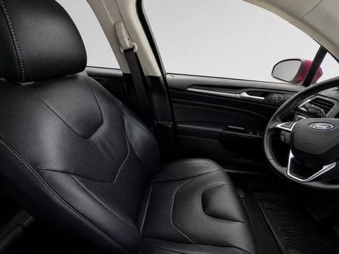 Certified 2019 Ford Fusion Titanium FWD image 22