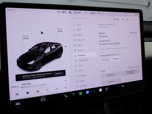 Used 2021 Tesla Model Y Long Range image 34