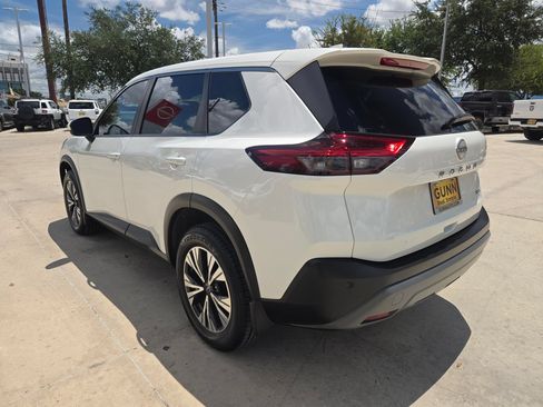 Used 2023 Nissan Rogue SV FWD image 5