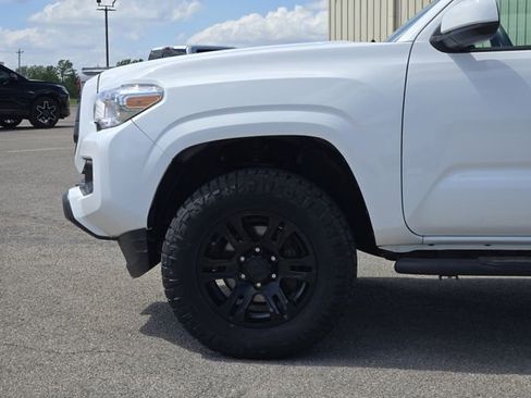 Used 2022 Toyota Tacoma SR w/ SR Convenience Package image 8
