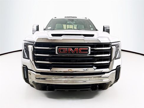 Used 2025 GMC Sierra 3500 SLT w/ SLT Convenience Package image 2