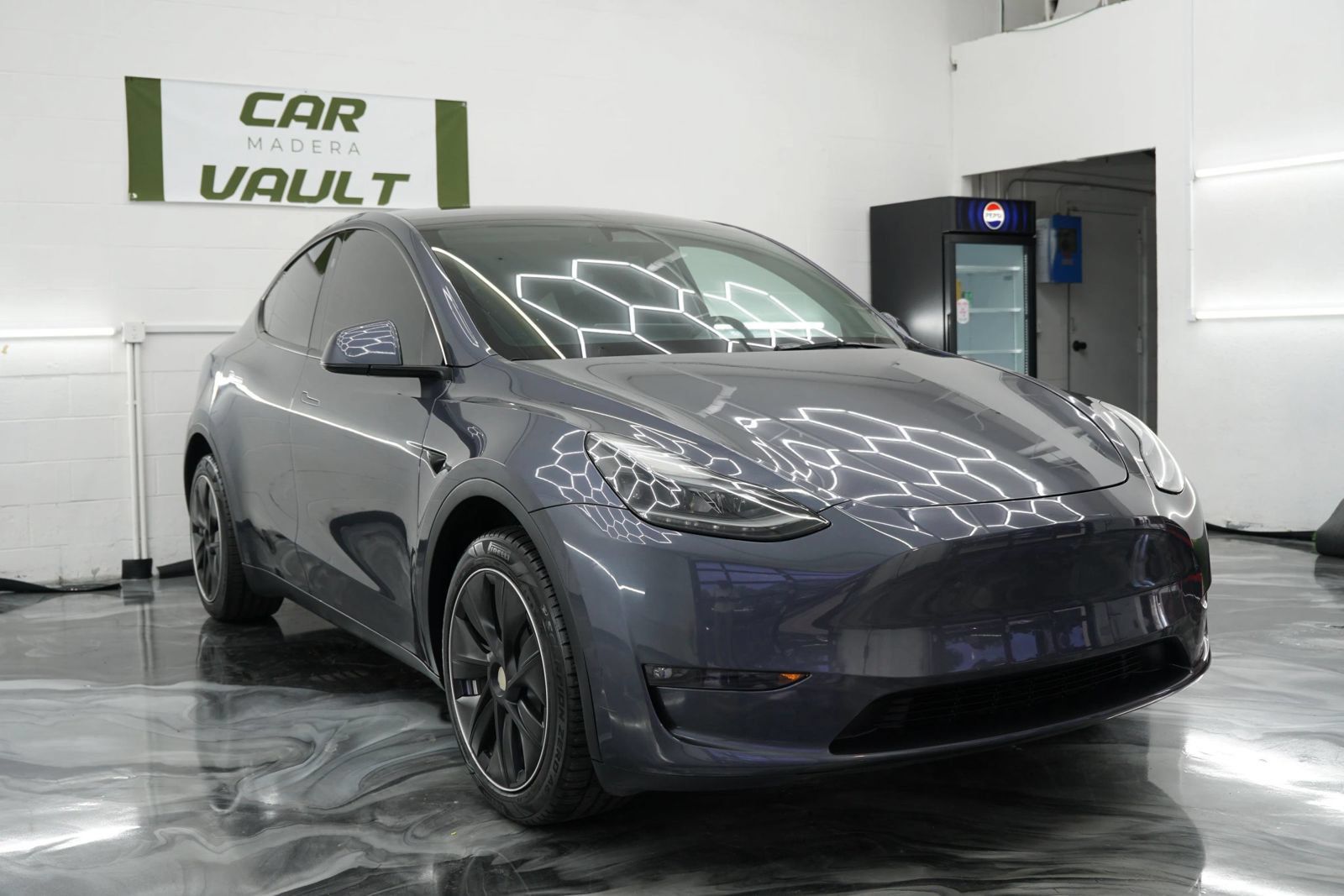 Used 2023 Tesla Model Y Long Range AWD/4WD image 4