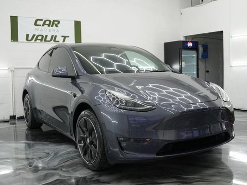 Used 2023 Tesla Model Y Long Range AWD/4WD image 4