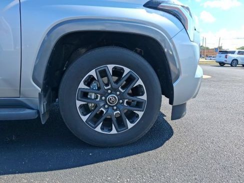 Used 2024 Toyota Sequoia Limited w/ Tow Technology Package AWD/4WD image 10