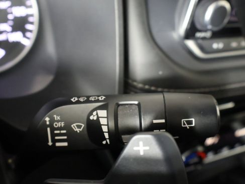 Used 2023 Nissan Rogue SV image 37