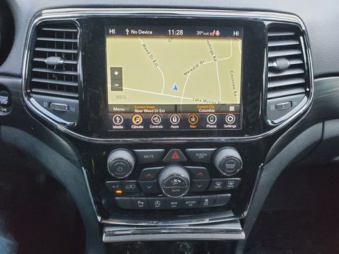 Used 2019 Jeep Grand Cherokee Altitude image 25