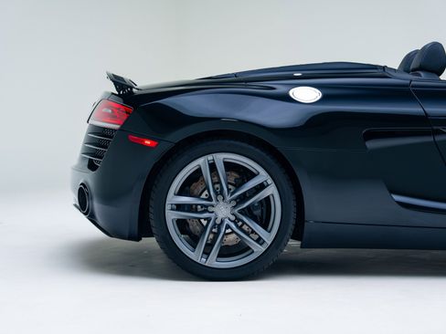 Used 2014 Audi R8 V8 image 27