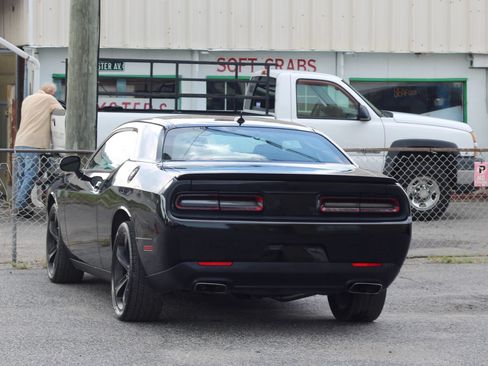 Used 2015 Dodge Challenger R/T w/ Quick Order Package 28B R/T RWD image 6
