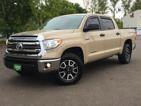 Used 2017 Toyota Tundra SR5 w/ TRD Off Road Package AWD/4WD image 1