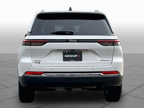 Used 2023 Jeep Grand Cherokee Laredo AWD/4WD image 5