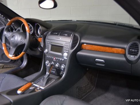 Used 2009 Mercedes-Benz SLK 350 image 16