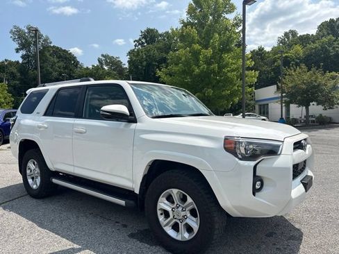 Used 2024 Toyota 4Runner SR5 Premium w/ Moonroof Package AWD/4WD image 13
