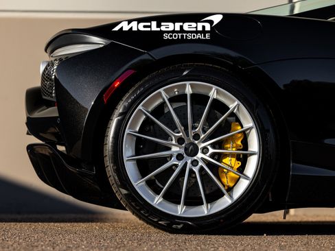 Used 2025 McLaren Artura Spider image 19