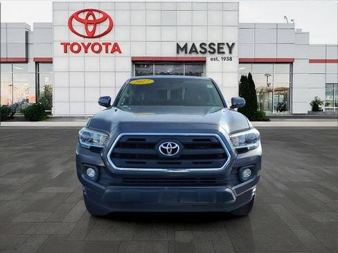 Used 2017 Toyota Tacoma SR5 image 8