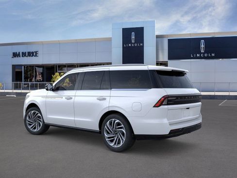 New 2025 Lincoln Navigator Reserve image 3