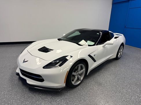 Used 2015 Chevrolet Corvette Stingray Coupe w/ 2LT Preferred Equipment Group RWD image 27