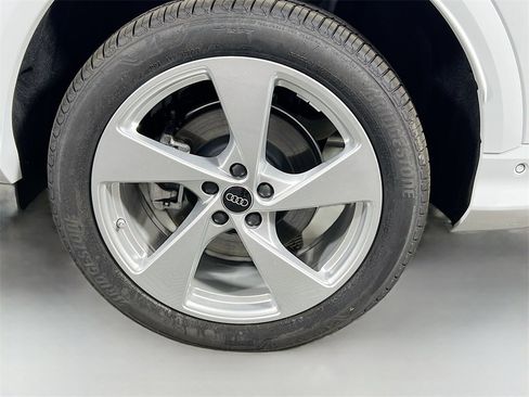 New 2025 Audi Q5 Premium Plus image 33