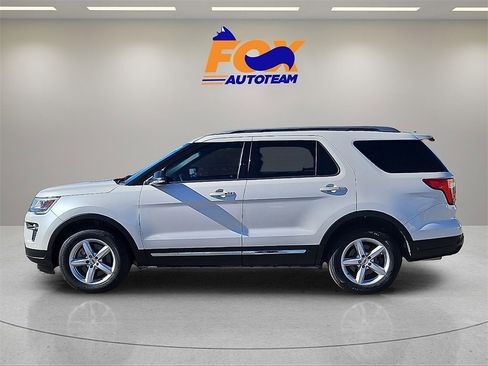 Used 2018 Ford Explorer XLT w/ Equipment Group 201A image 2