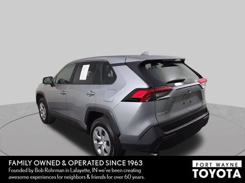 Used 2024 Toyota RAV4 LE AWD/4WD image 9