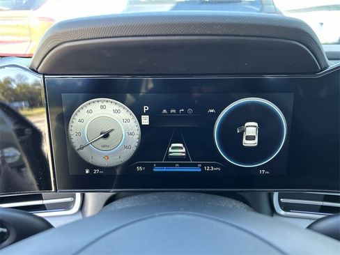 New 2025 Hyundai Elantra Limited image 31