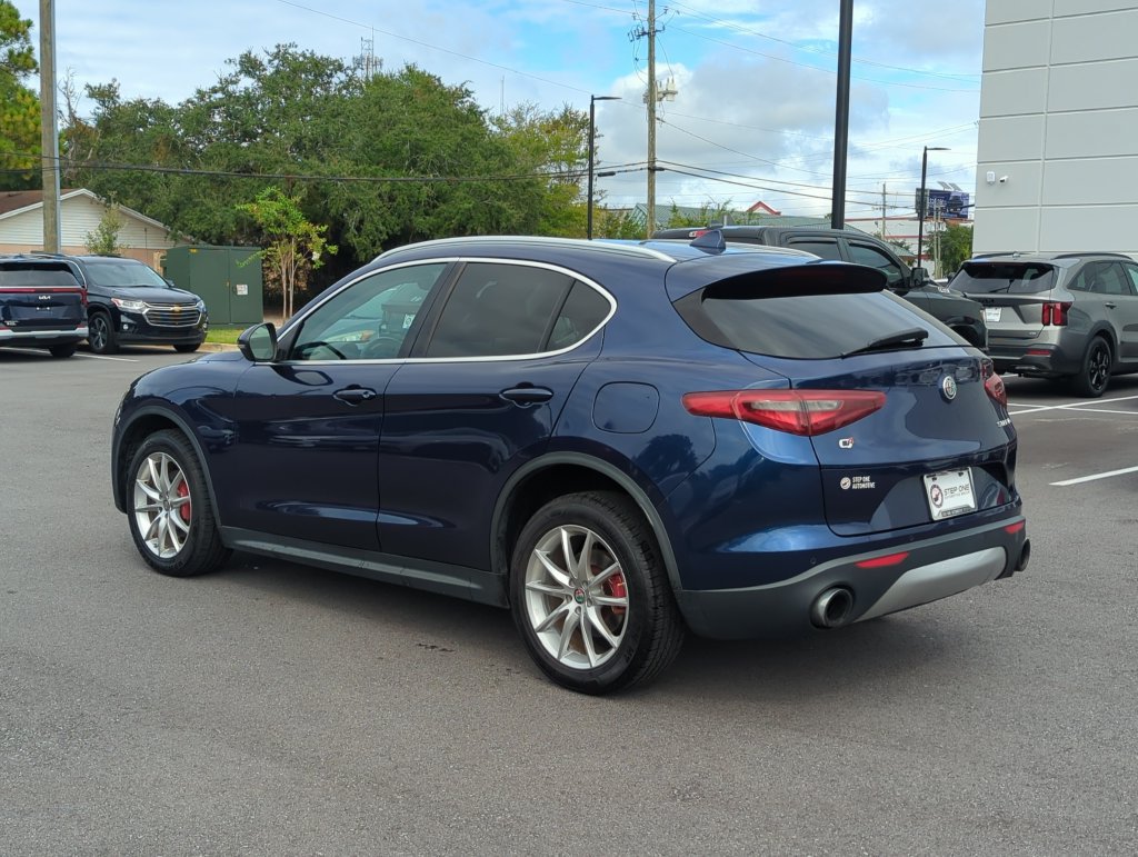 Used 2018 Alfa Romeo Stelvio Ti AWD/4WD image 5