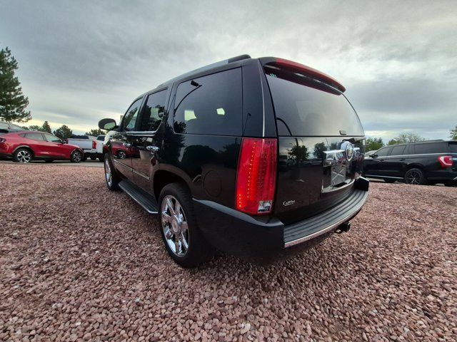 Used 2014 Cadillac Escalade Luxury AWD/4WD image 7