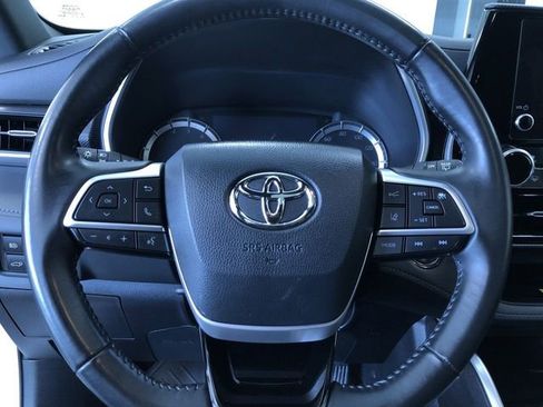 Used 2023 Toyota Highlander XSE FWD image 27