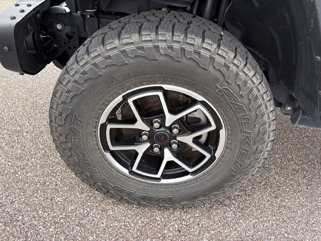 Used 2025 Jeep Gladiator Rubicon AWD/4WD image 23