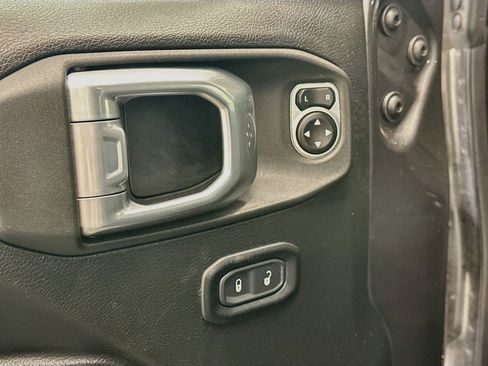 Used 2024 Jeep Wrangler Unlimited w/ Dual Top Group AWD/4WD image 15